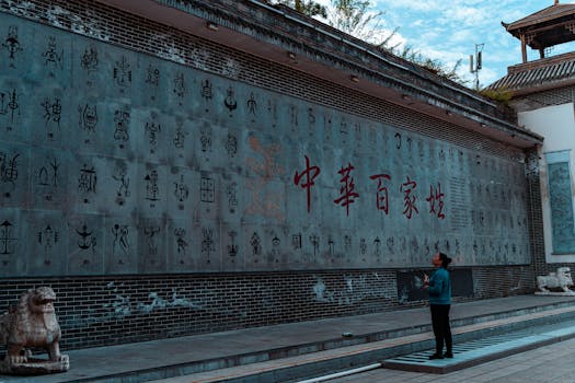 Navigating the Maze of Online Reviews: Spotting the Real from the Fake